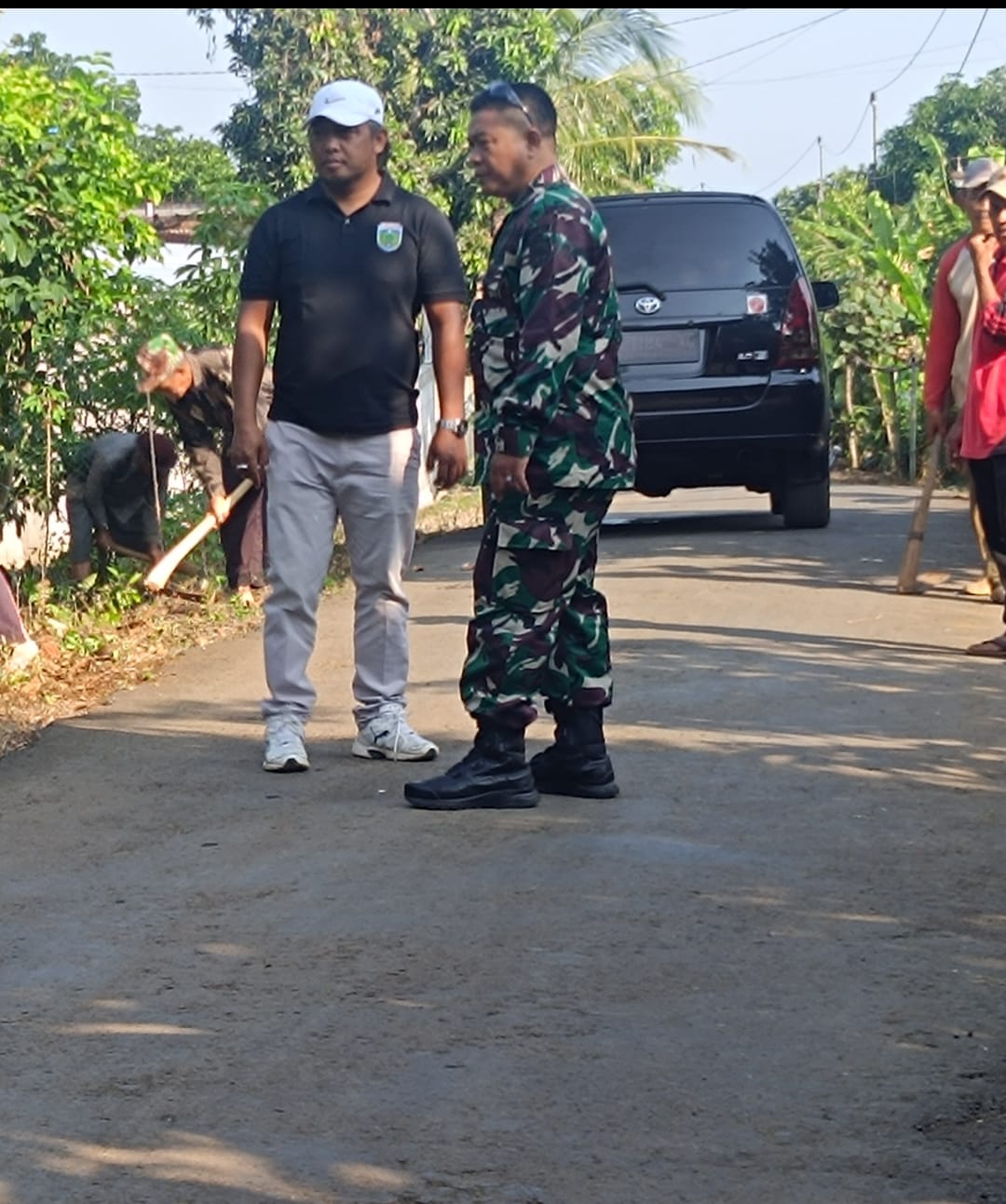 Sambut TMMD Sengkuyung Tahap III, Warga dan TNI Kompak Gelar Kerja Bakti di Desa Bungu
