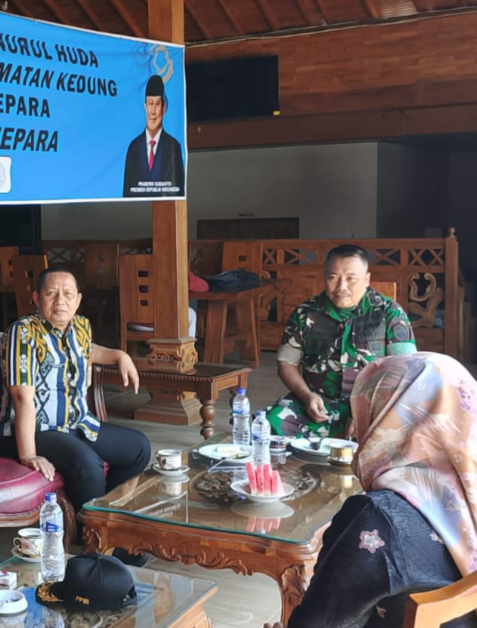 Danramil 02/Kedung dan Camat Kedung Laksanakan Kunjungan ke Dapur Unit SPPG 006 Desa Menganti