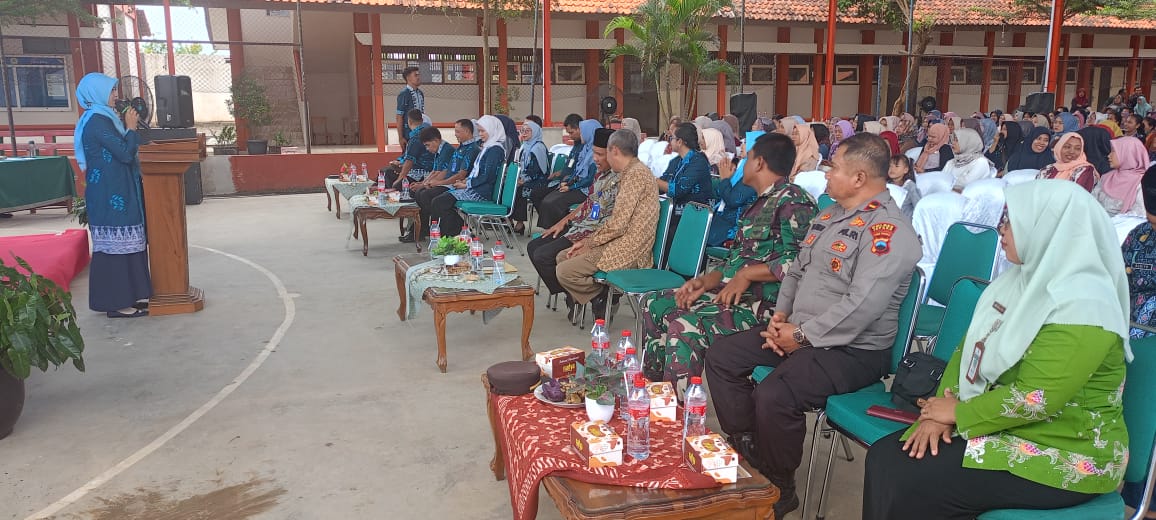 Babinsa Tulakan Hadiri Rapat Pleno Komite & Wali Murid SMA N 1 Donorojo, Dukung Peningkatan Mutu Pendidikan