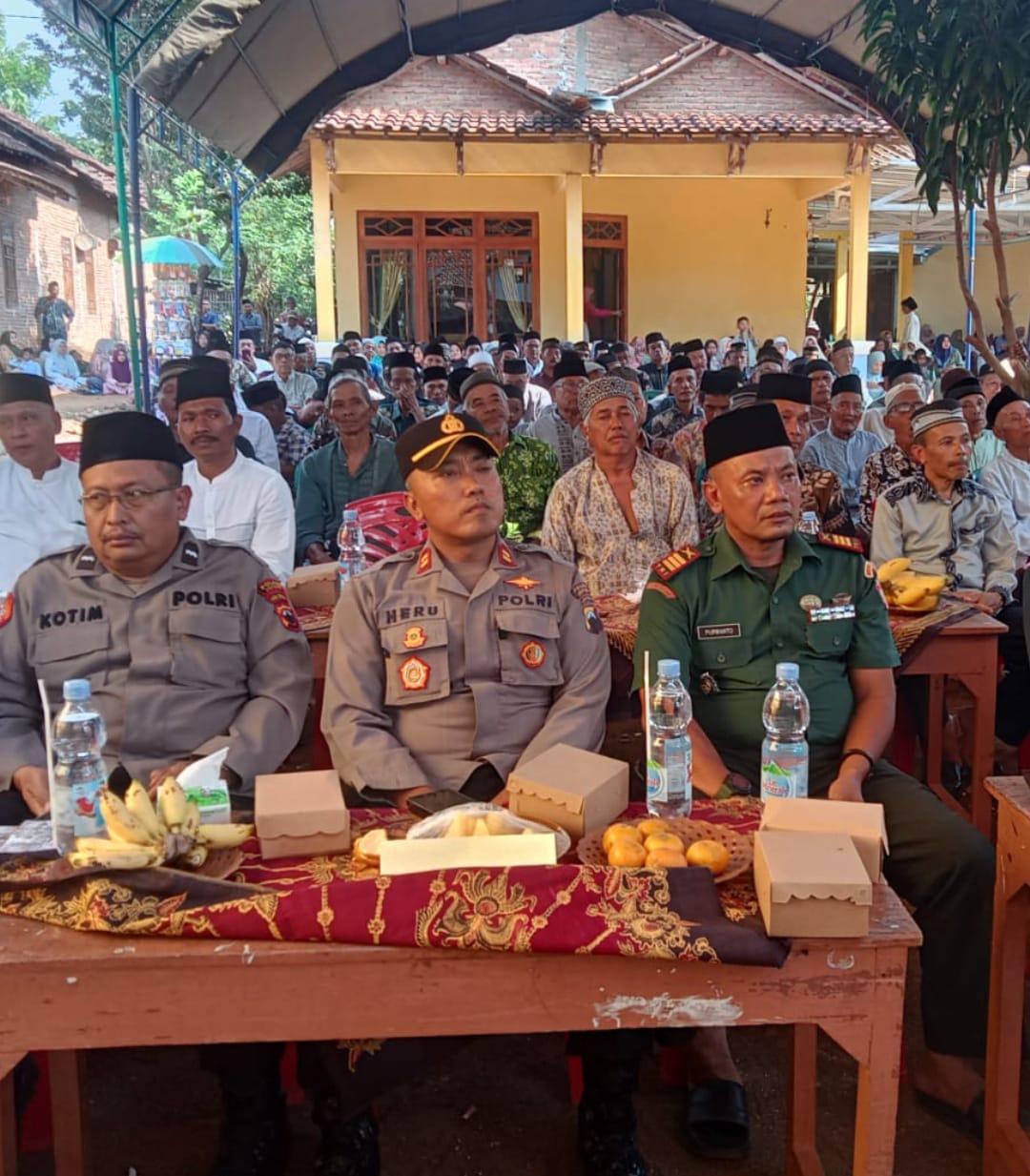 Danramil 07/Bangsri Hadiri Pengajian Umum Haul Mbah Ngatima di Desa Balong