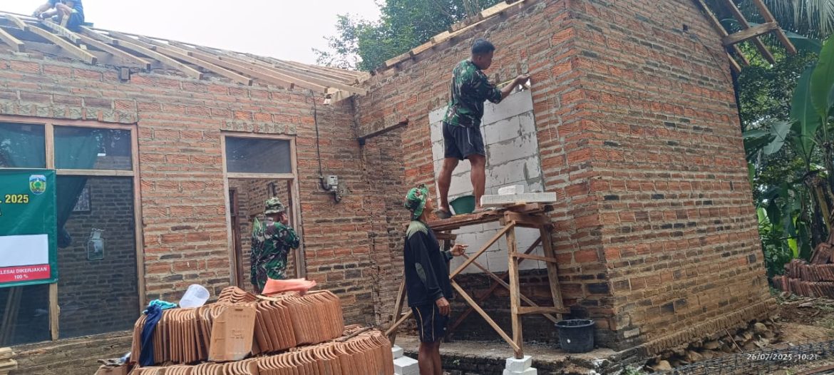 Danramil 05/Mayong Tinjau Langsung Progres RTLH Program TMMD Sengkuyung Tahap III di Desa Bungu