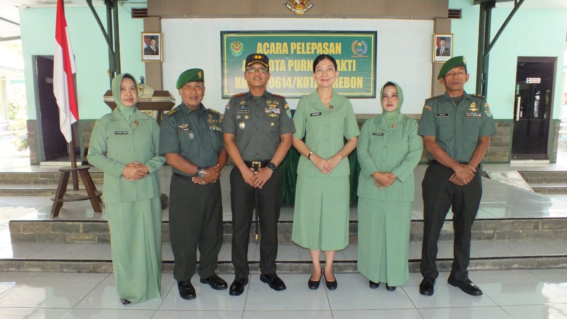 Dandim 0614/Kota Cirebon Lepas Dua Anggota Pamen
