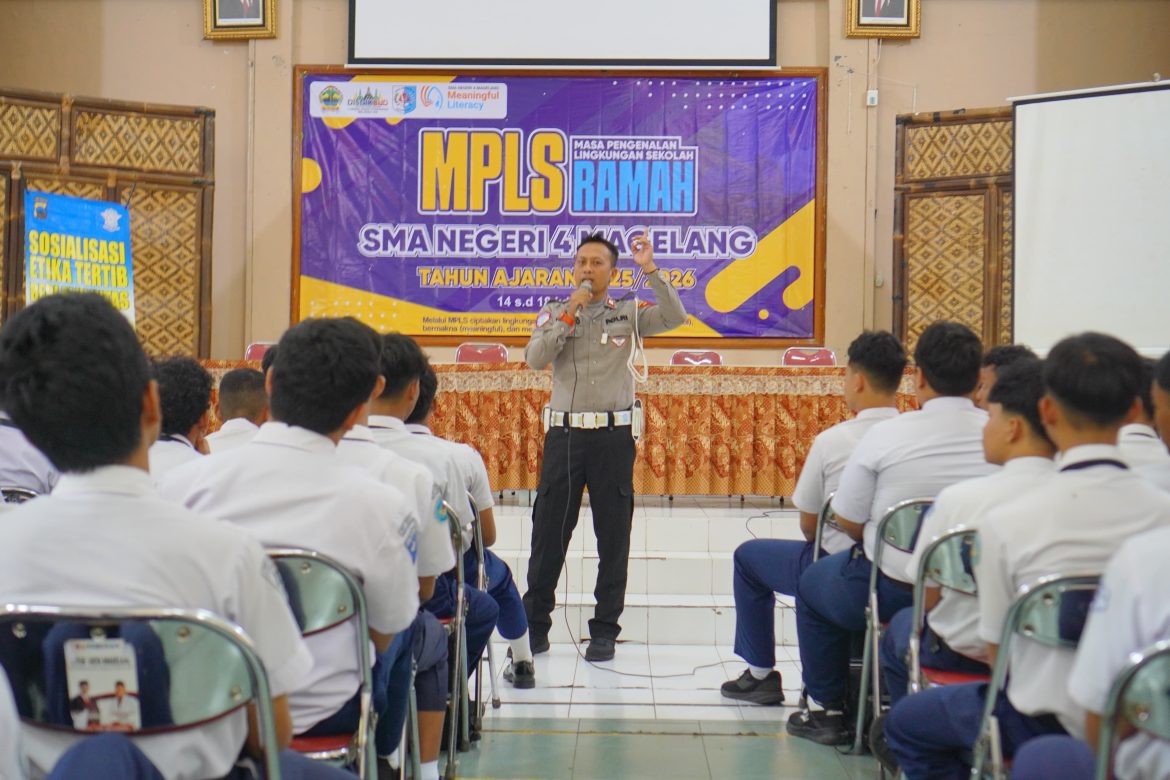 Satlantas Gandeng Siswa Baru SMA 4 Magelang Jadi Pelopor Tertib Lalu Lintas
