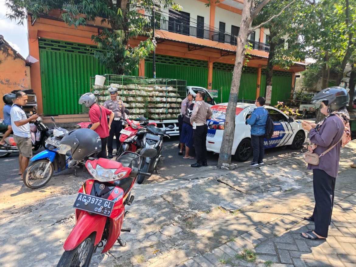 Nekat Terobos Rambu demi Potong Rute, Puluhan Pengendara Terjaring Operasi Patuh 2025 di Nganjuk