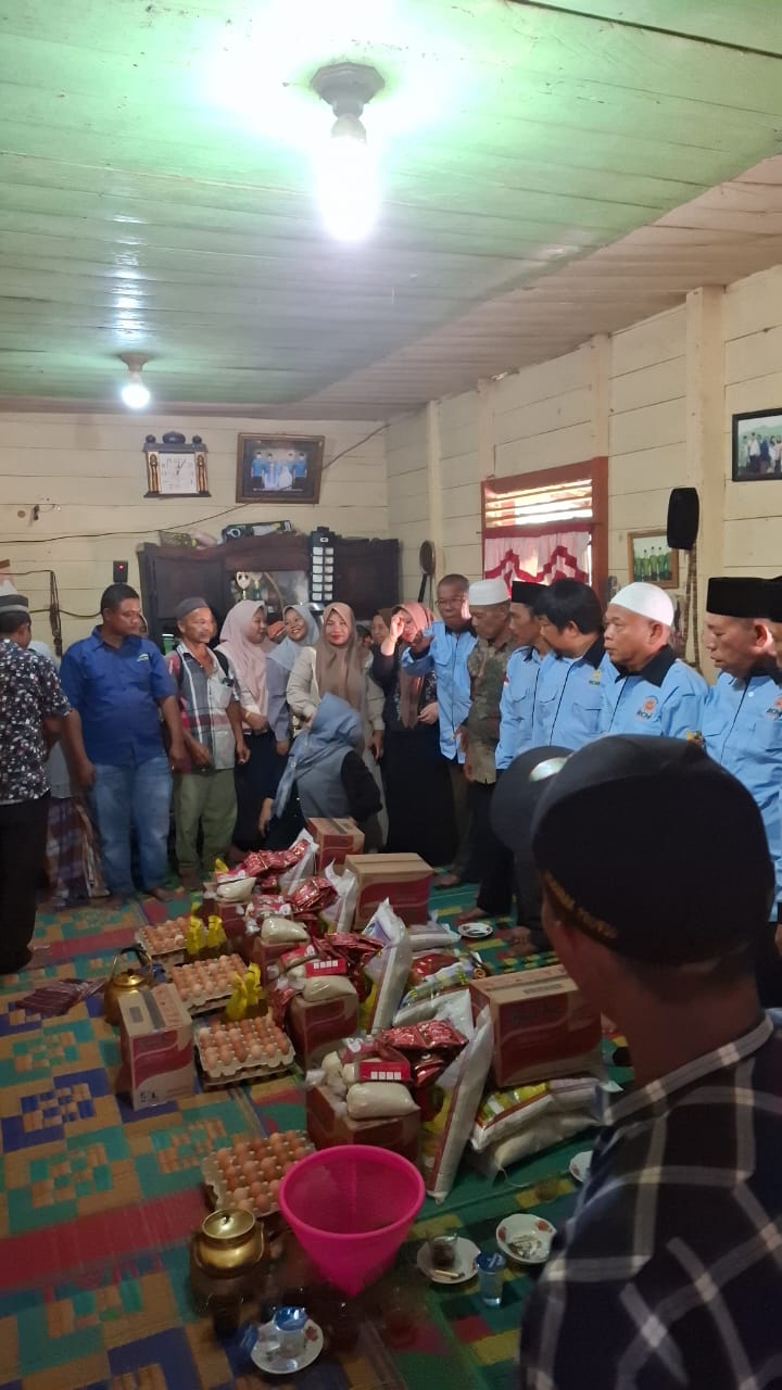DPP HRD Berikan Bantuan Sembako Kepada Korban Kebakaran Di Siunggam