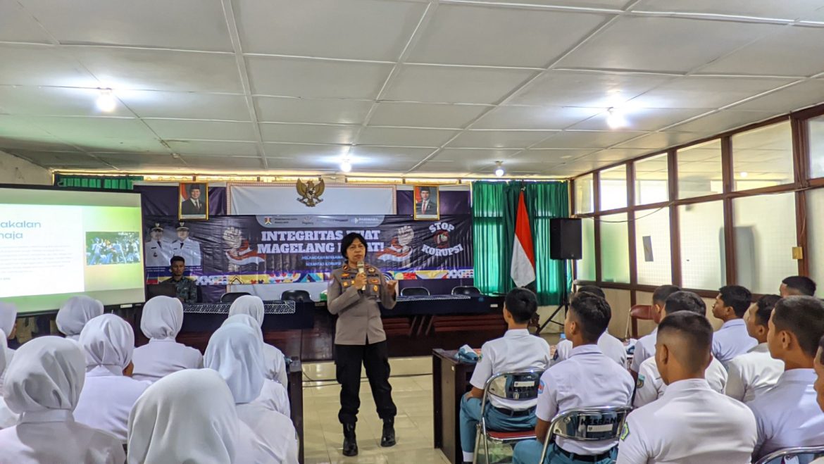 Bentuk Karakter Pemimpin Muda, Binmas Polres Magelang Kota Beri Penyuluhan kepada Paskibraka