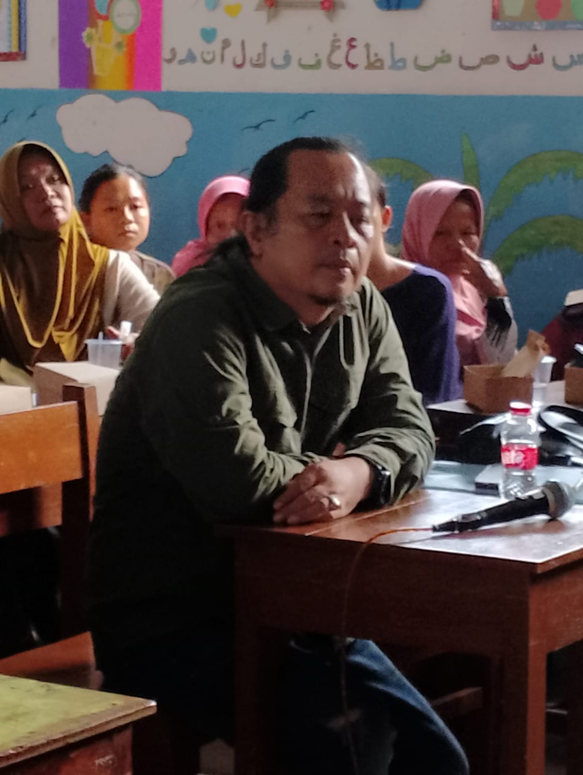 Warga dan Wali Murid Tolak Pembangunan Tower Telekomunikasi di Dekat SDN 04/06 Bantarbolang