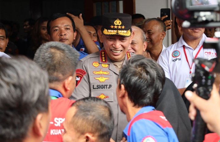 Rangkaian Hari Bhayangkara ke-79, Polri dan KSPSI Gelar Bakti Sosial