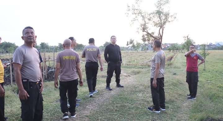 Kapolres Nganjuk Cek Lokasi Pembangunan SPPG Usai Jalan Sehat Pagi