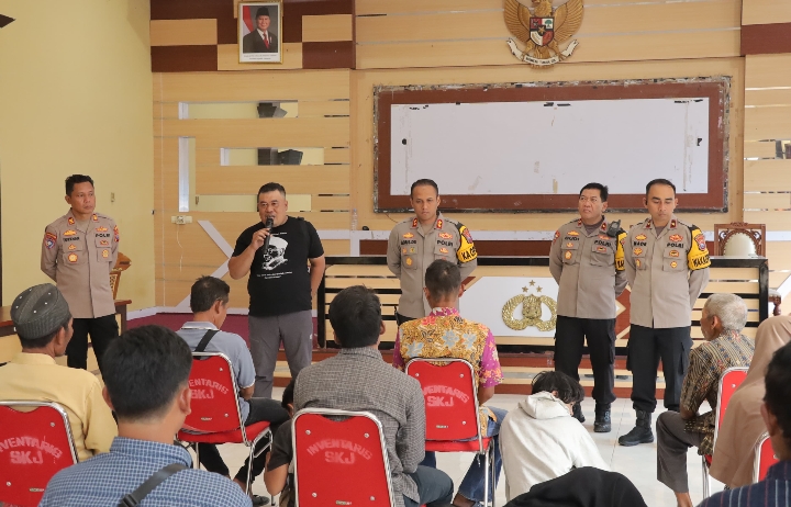 Kapolres Lamongan Laksanakan Pembinaan terhadap Pemuda yang Terlibat Konvoi Meresahkan