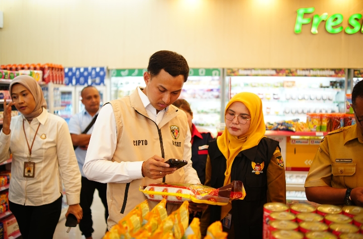 Polres Kediri Kota Bersama TPID Sidak Beras Premium di Sejumlah Pasar Modern
