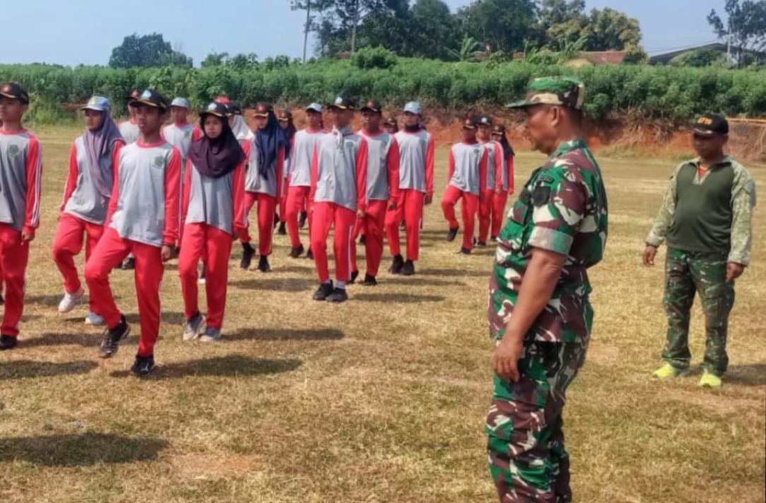 Jelang HUT RI ke-80, Koramil 08/Keling Latih 31 Siswa Paskibra Tingkat Kecamatan