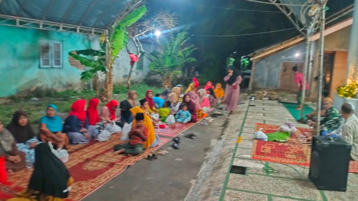 Malam Tirakatan di Tulakan, Babinsa dan Warga Sonder Kenang Semangat Kemerdekaan