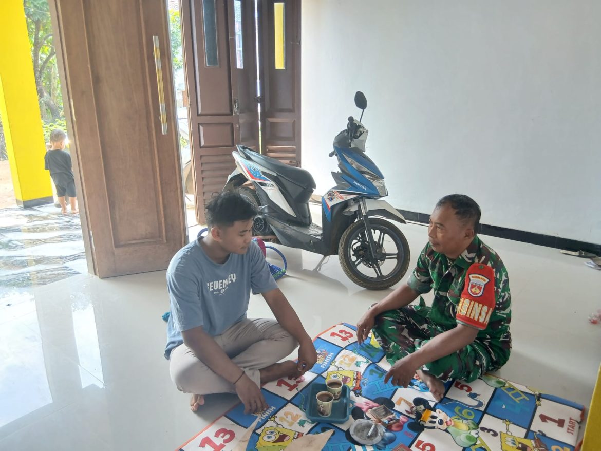 Babinsa Desa Pancur Serka Imron Laksanakan Monitoring dan Pengecekan Calon Komcad TNI AD Tahun 2025