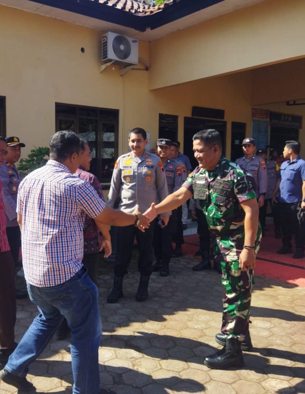 Danramil 09/Mlonggo Hadiri Kunjungan Kerja Kapolres Jepara ke Polsek Pakis Aji