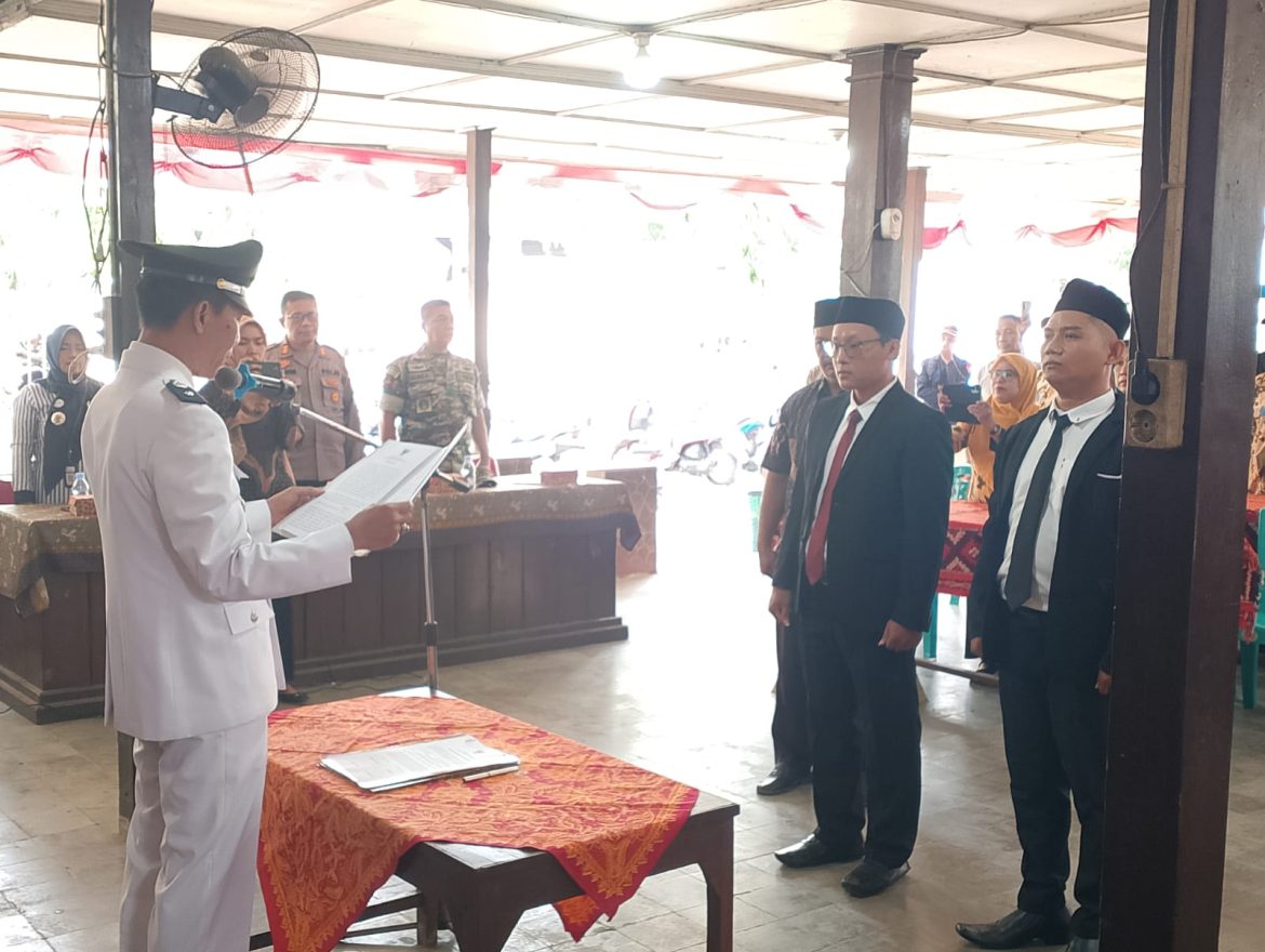 Danramil 05/Mayong Hadiri Pelantikan Perangkat Desa Mayong Lor
