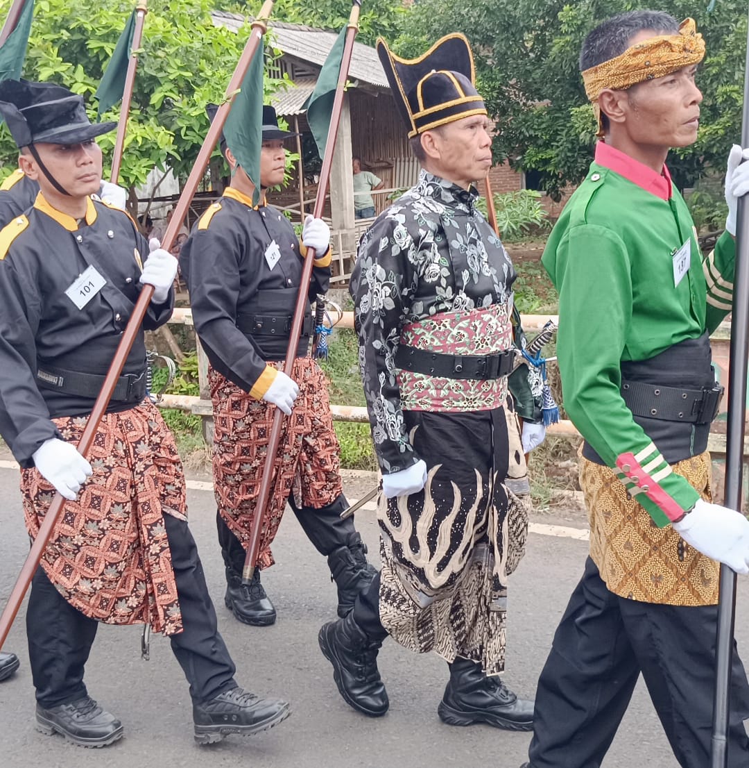 Kodim 0719/Jepara Tampil sebagai Prajurit Kerajaan dalam Kirab Grebeg Mulud Jeporonan, Wujud Nguri-uri Budaya Lokal