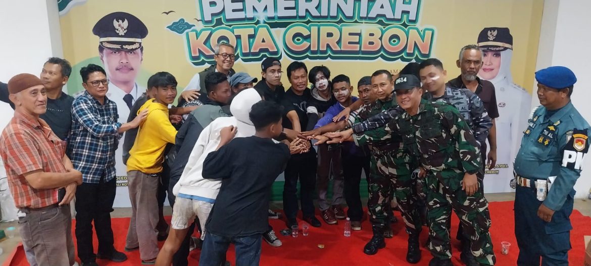 Wali Kota Cirebon Temui Massa Aksi: Ajak Sampaikan Aspirasi dengan Damai dan Tidak Terprovokasi