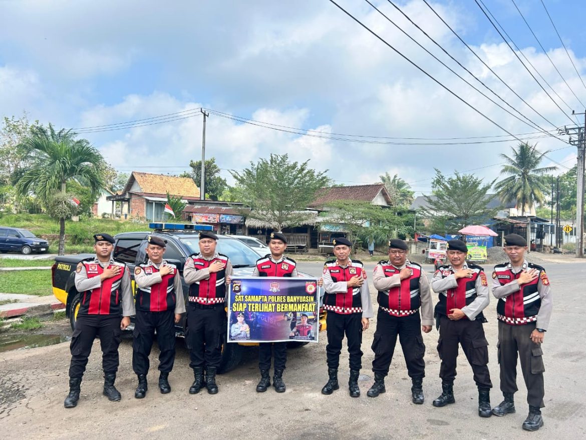 Sat Samapta Polres Banyuasin Pasang Bendera Merah Putih di Kendaraan Sambut HUT RI Ke-80