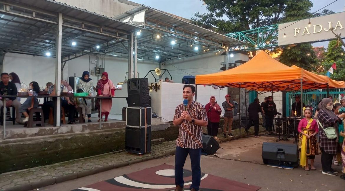 UMKM Cibabat Gelar Bazar,  Lurah: Sosialisasi Menarik Bakal Jadi Peluang Naik Kelas