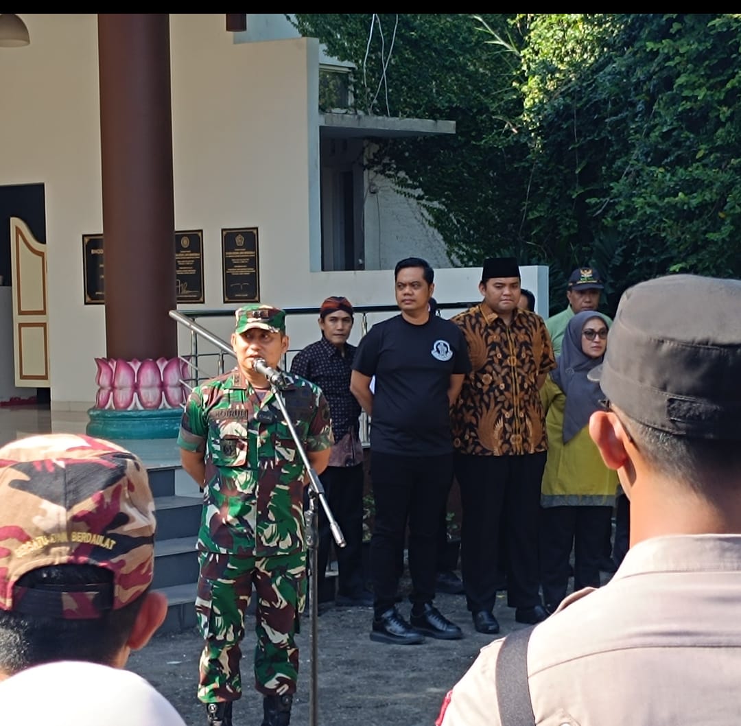Kodim 0719/Jepara Awali Rangkaian HUT TNI ke-80 dan HUT Kodam IV/Diponegoro ke-75 dengan Kegiatan Resik-Resik di Vihara Bhodi Jaya Manggala