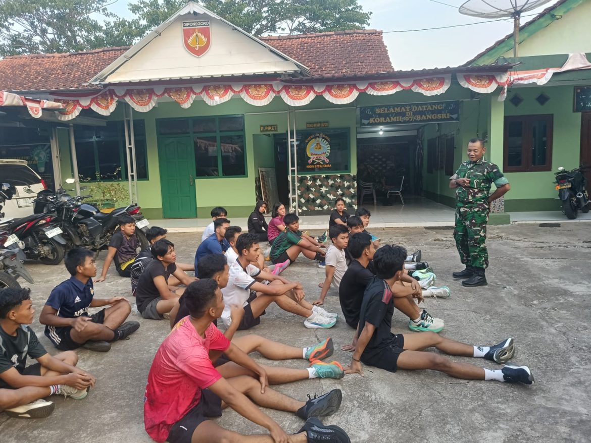 Danramil 07/Bangsri Berikan Pengarahan kepada Peserta Program SERANI Klaster 5 Wilayah Bangsri, Kembang, Keling, dan Donorojo