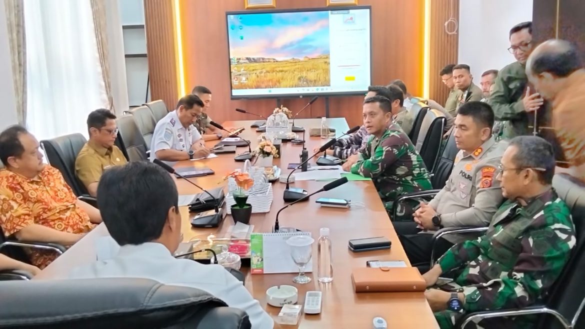 Dandim 0614/Kota Cirebon Ikuti Rakor Keamanan dan Ketertiban Umum, Penandatanganan Deklarasi Damai