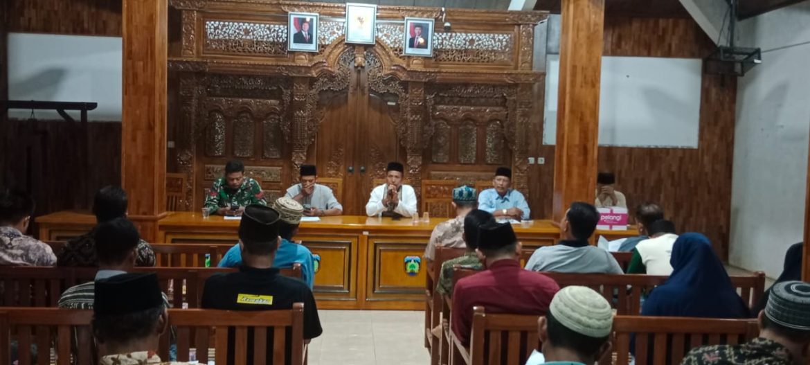 Babinsa Kaligarang Hadiri Sosialisasi Keamanan Lingkungan di Balai Desa
