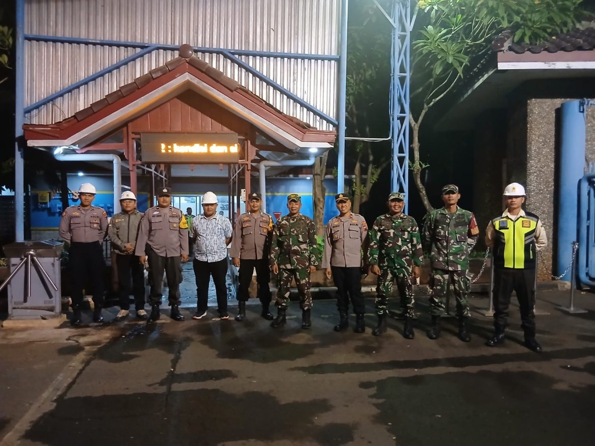 Danramil 07/Bangsri Pimpin Patroli Gabungan di Area PLTU, Pastikan Keamanan Wilayah Perbatasan dengan Permukiman
