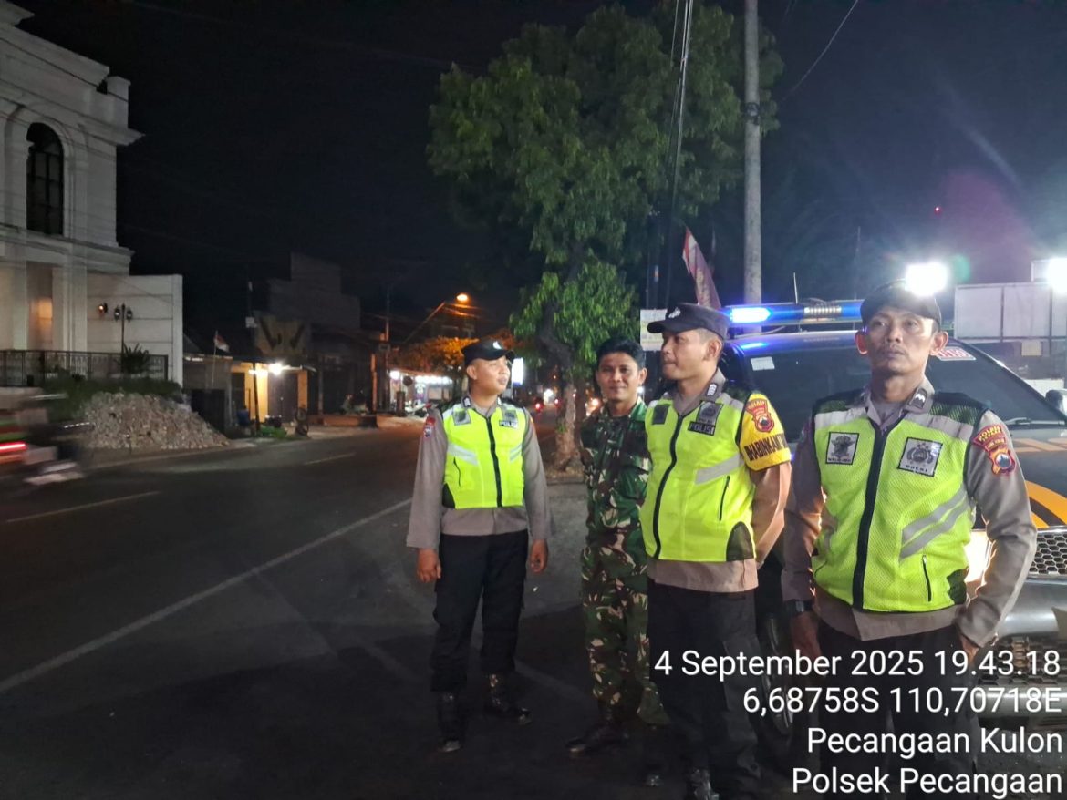 Koramil 04/Pecangaan dan Polsek Pecangaan Gelar Patroli Gabungan di Wilayah Pecangaan