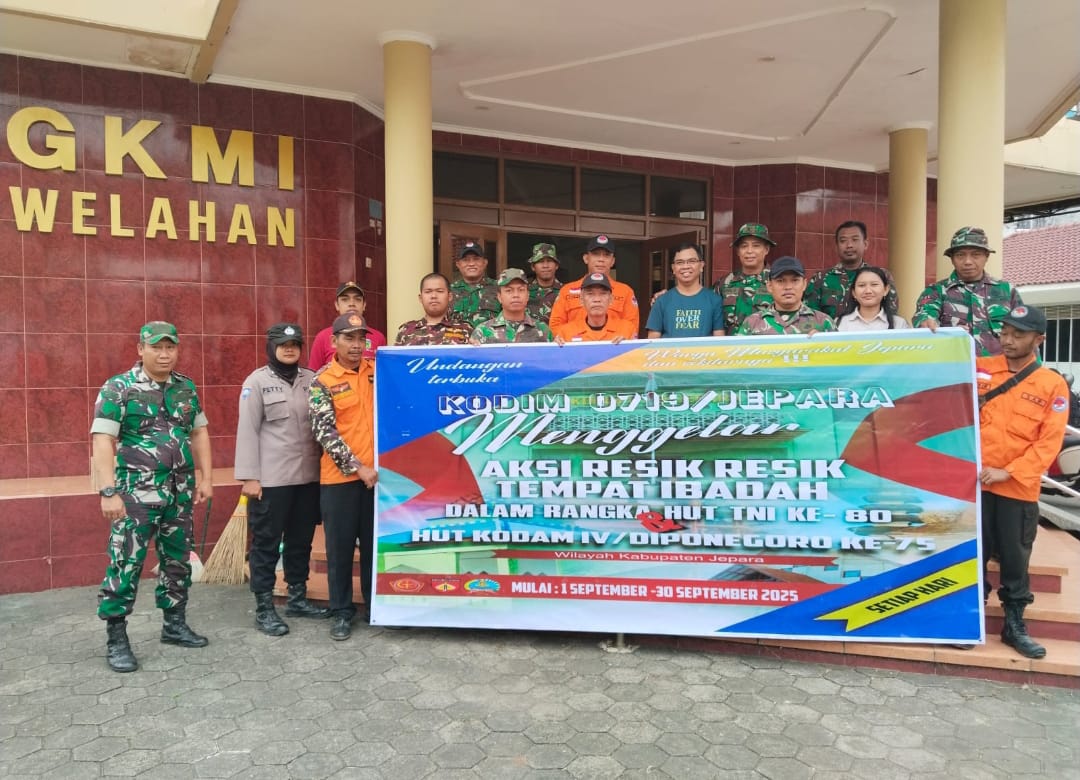 Momentum HUT TNI dan Kodam IV/Diponegoro, Aksi Bersih-bersih Tempat Ibadah Berlanjut ke GKMI Welahan