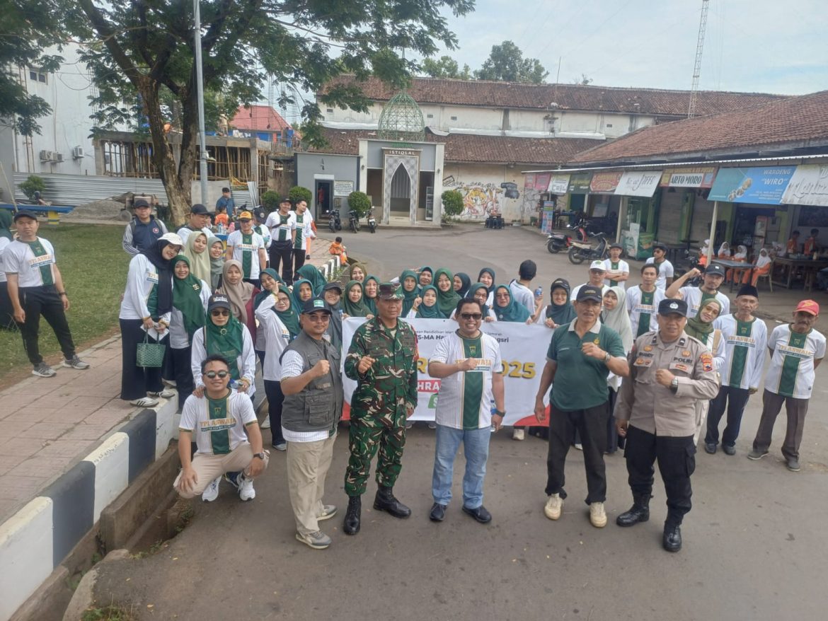 Babinsa Bangsri Amankan Kegiatan Senam Bersama dan Jalan Sehat HAORNAS 2025 Yayasan Hasyim Asy’ari
