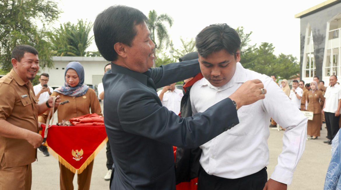 Pemkot Cirebon Luncurkan Program KTMDU dan Lepas Tim Sepak Bola Menuju Porprov 2025
