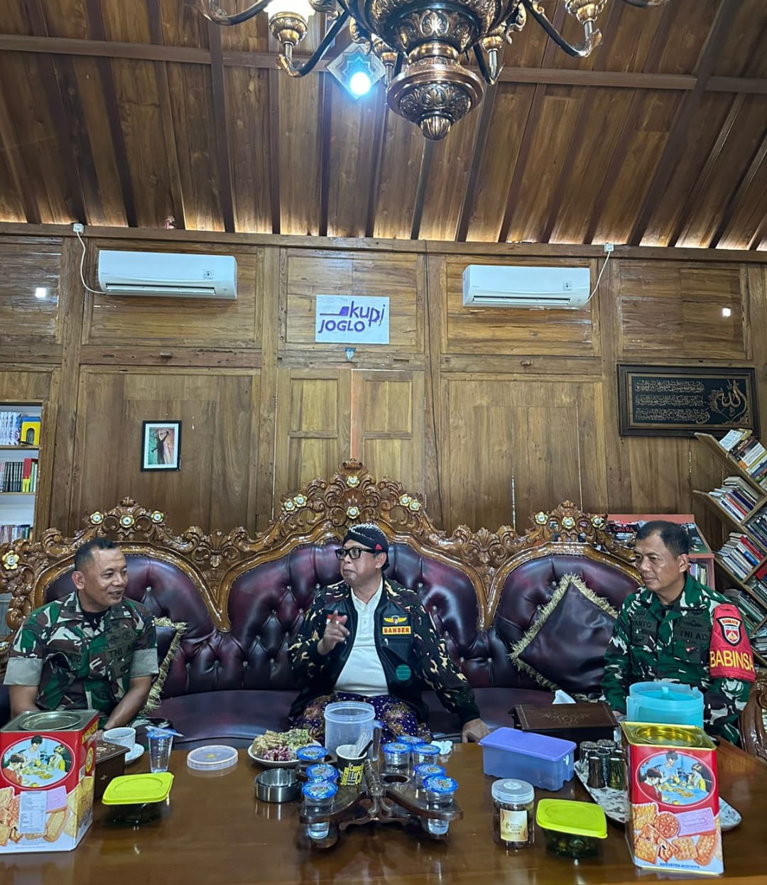 Danramil 07/Bangsri Temui Gus Nung, Bahas Kondusivitas dan Kebersamaan Warga