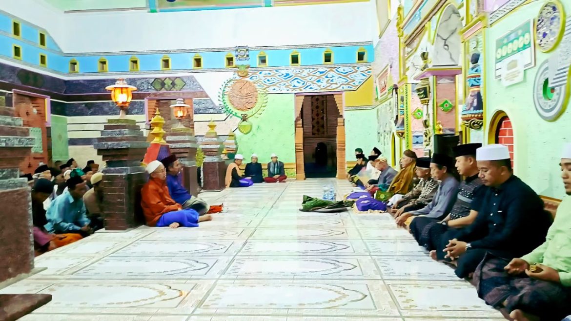 Pesantren Kebon Syarif Cibogo Gelar Tradisi Muludan di Masjid Bersejarah Syaikh Anwarudin Kriyan