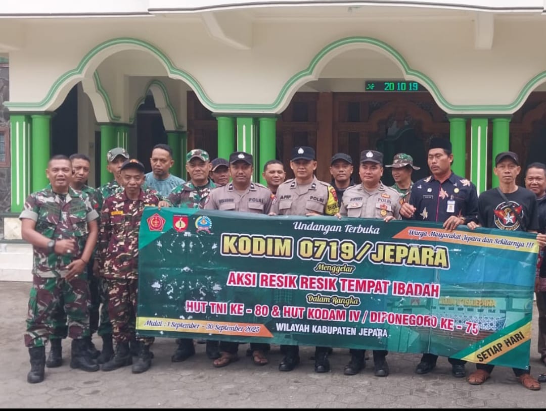 Hari ke-11 HUT TNI ke-80, Kodim 0719/Jepara Gelar Resik-Resik Masjid Jami Al Ma’wa Telukawur