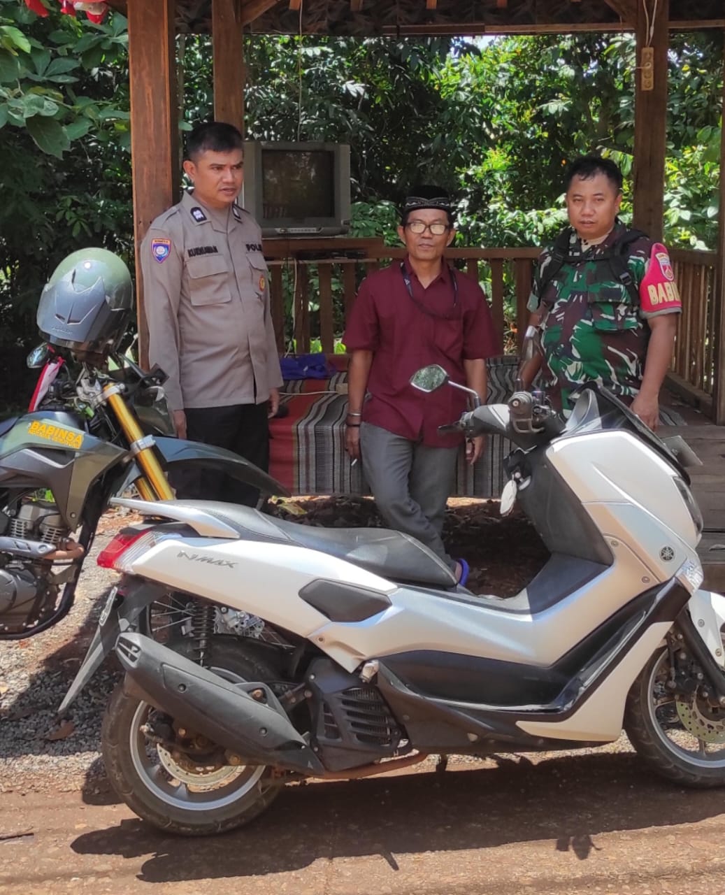 Sinergi di HUT TNI ke-80, Serka Samsul Ma’arif dan Polsek Mayong gelar Bakti Teritorial