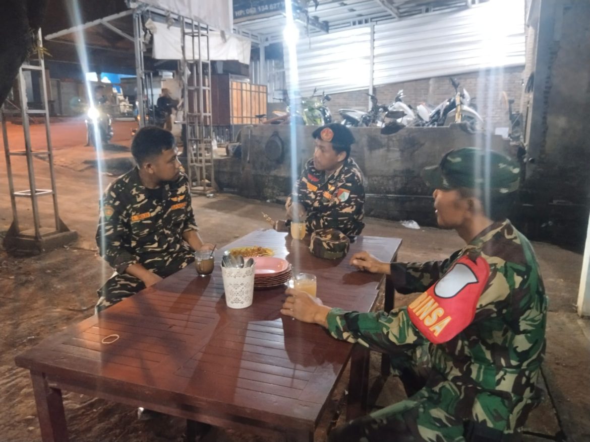 Ciptakan Kamtibmas, Serda Sugiyarto laksanakan Bakti Teritorial Prima Dengan Patroli di Desa Guyangan, Bangsri