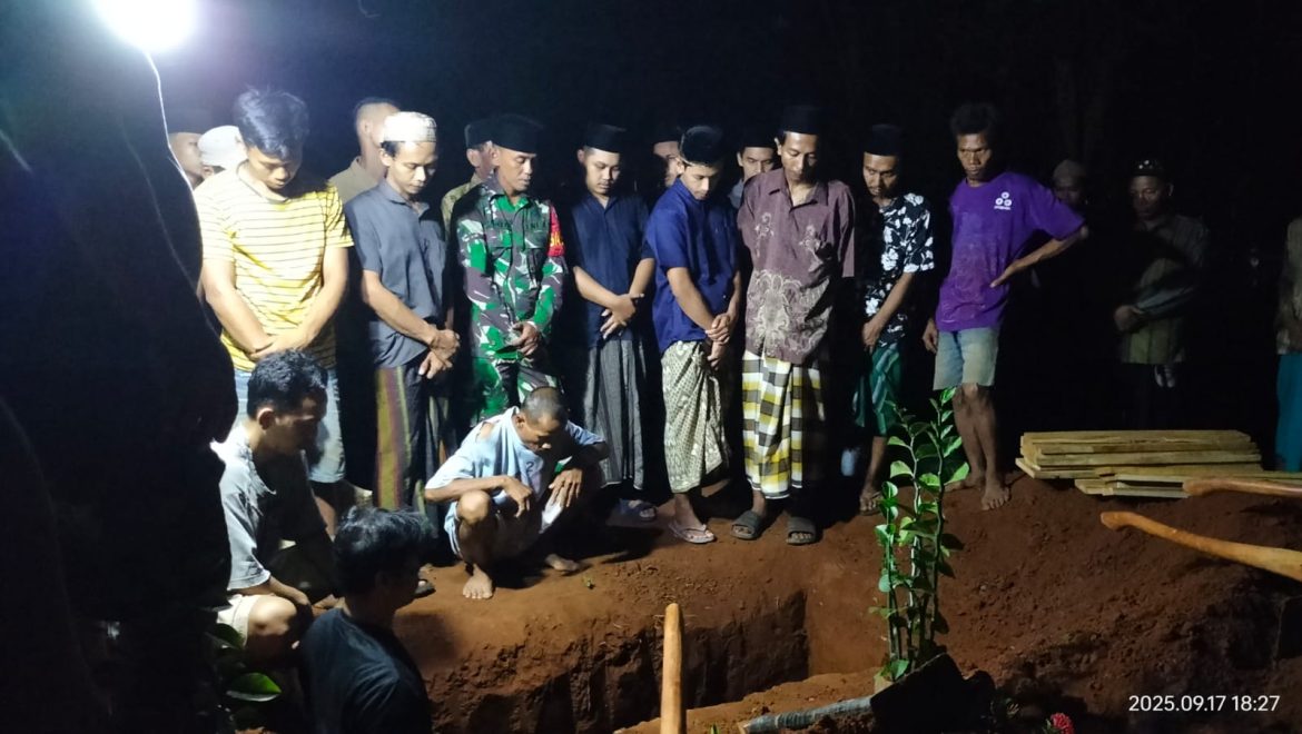 Babinsa Kedungcino Hadiri Takziah dan Pemakaman Warga Binaan, Pererat Kepedulian Sosial di Tengah Masyarakat