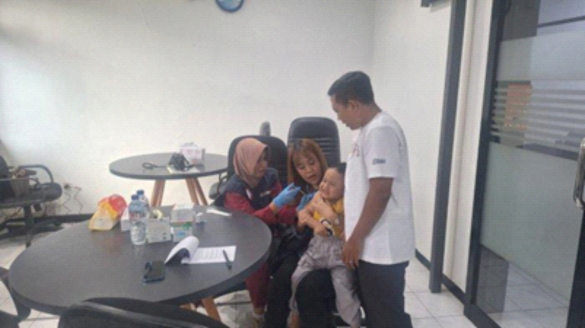 YDIB Gelar Vaksinasi Influenza dan Beri Susu untuk Anak Pekerja BRI Pati: Penting Jaga Kesehatan