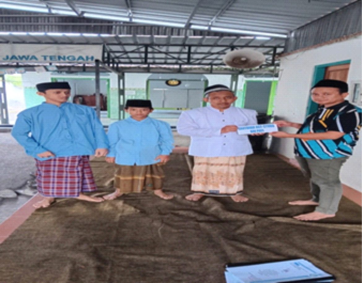 BRI Pati Salurkan Santunan Pendidikan untuk Anak Yatim Piatu di Ponpes Al Hikam