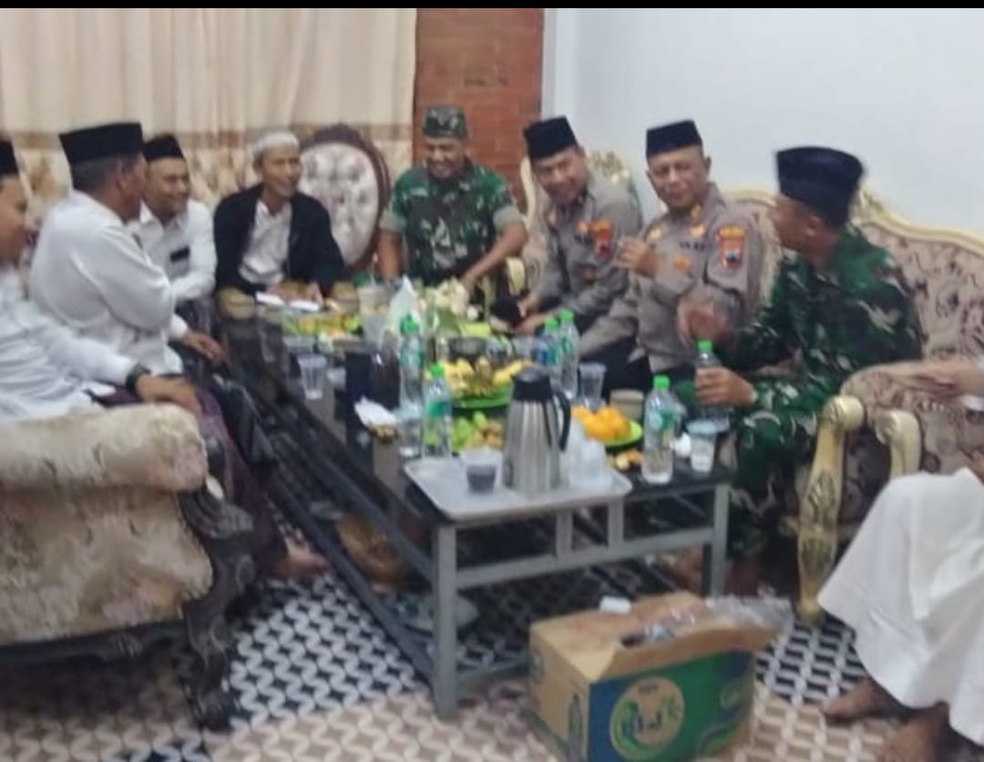 Kasdim 0719/Jepara Hadiri Majlis Dzikir wa Syifa’ dan Maulid Nabi Muhammad SAW di Desa Mantingan
