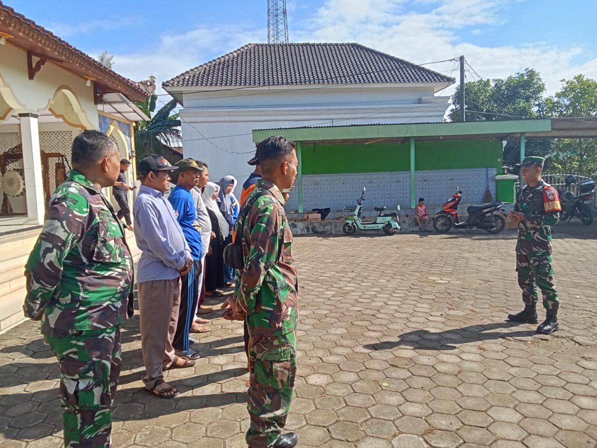 TNI dan Masyarakat Kompak, Kodim 0719/Jepara Gelar Karya Bakti “Resik-Resik Masjid” di Desa Clering