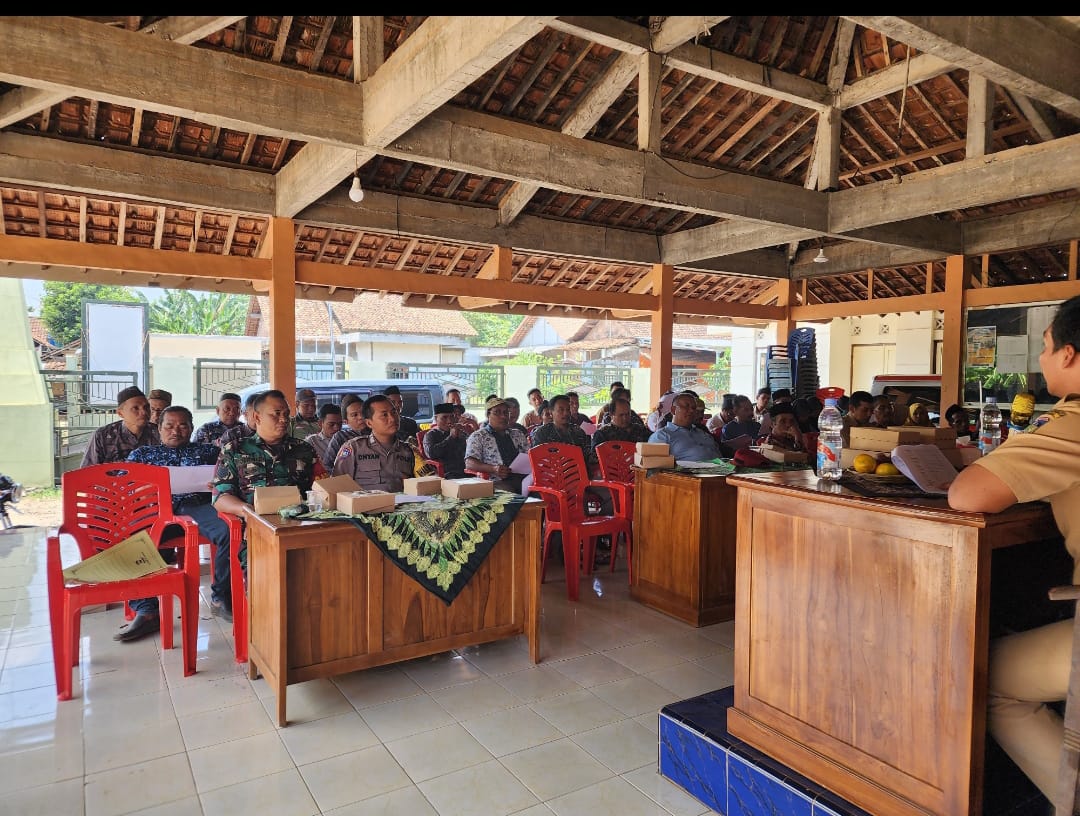 Babinsa Desa Dongos Hadiri Musyawarah Desa Bahas RKPDES 2026 dan DU RKPDES 2027