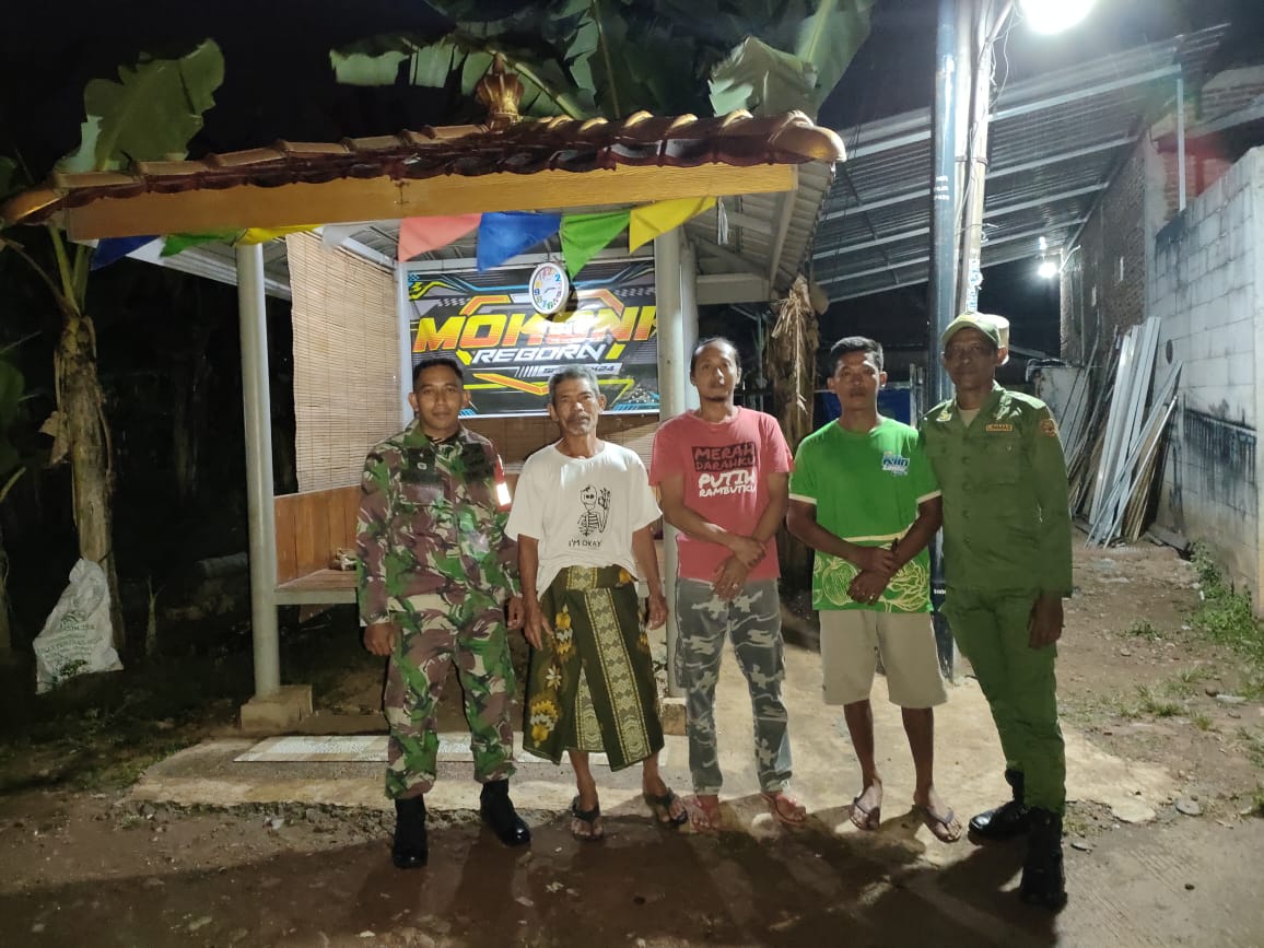 TNI dan Warga Tigajuru Bersatu, Pos Kamling Makin Kokoh Jaga Wilayah