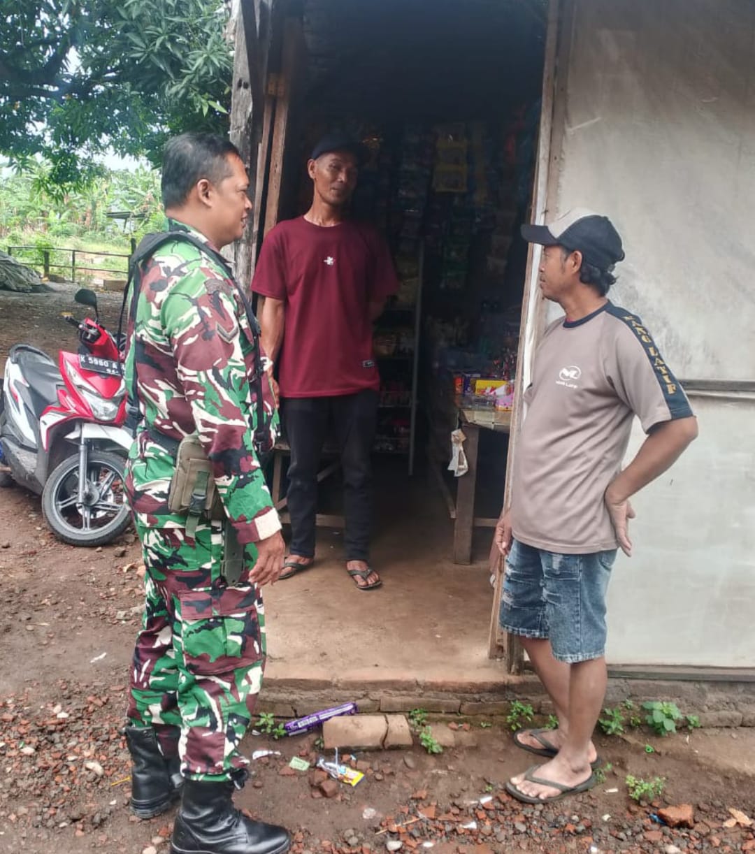 Suara Rakyat, Suara Damai: Komsos Kodim 0719/Jepara di Mayong Lor Ciptakan Kondusifitas