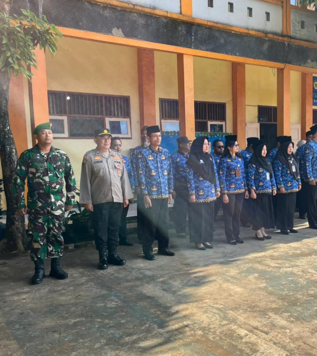 Anggota Koramil 08/Keling Hadiri Upacara Peringatan Hari Kesaktian Pancasila di SMK Wikrama 1 Jepara