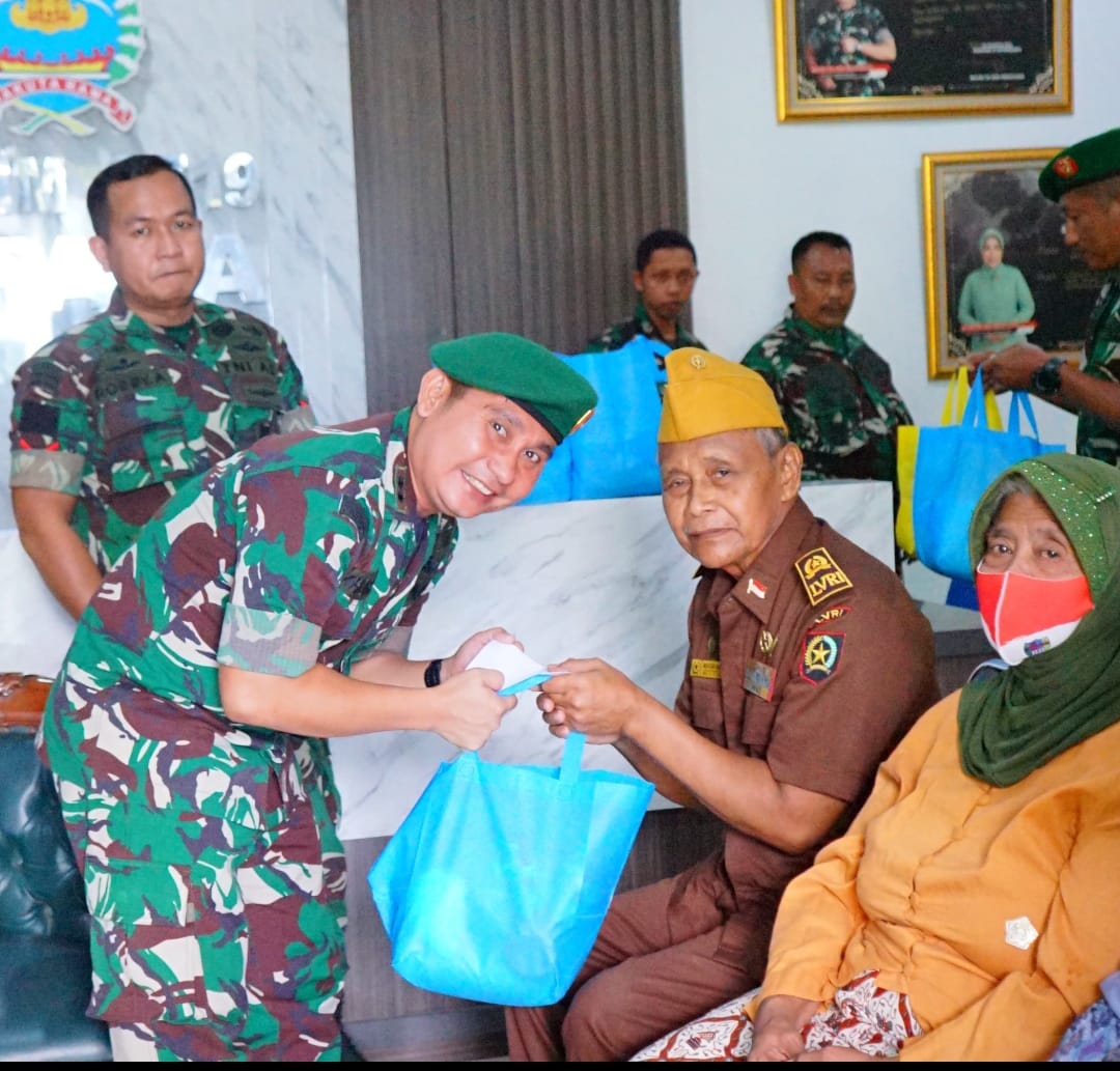 Sentuhan Hati di HUT TNI: Dandim 0719/Jepara Berbagi untuk 42 Purnawirawan dan Warakawuri