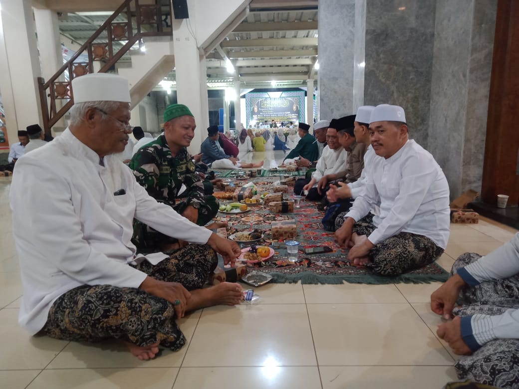 Babinsa Desa Kelet Hadiri Pengajian Umum Peringatan Maulid Nabi Muhammad SAW dan Haul syekh Abdul Qadir Al-Jaelani