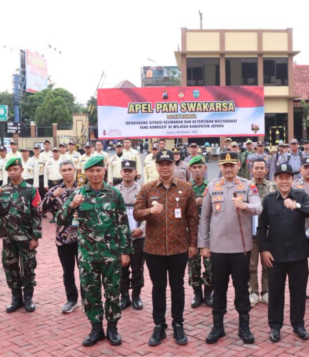 Kasdim 0719/Jepara Mayor Cba Widodo L Hadiri Apel PAM Swakarsa di Mapolres Jepara